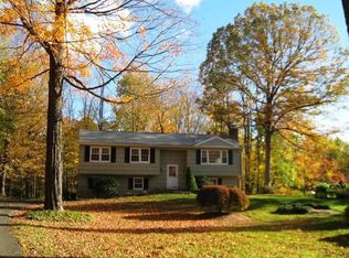 114 Riverside Dr, Ridgefield, CT 06877
