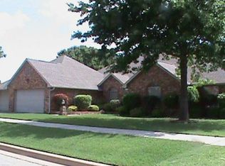 1324 Sycamore St, Weatherford, OK 73096