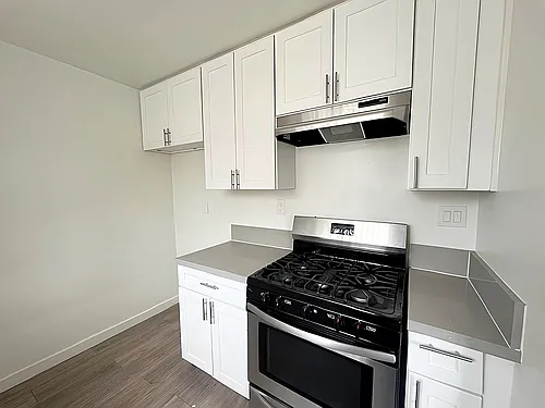 470 S Mariposa Ave #7 — Photo 6