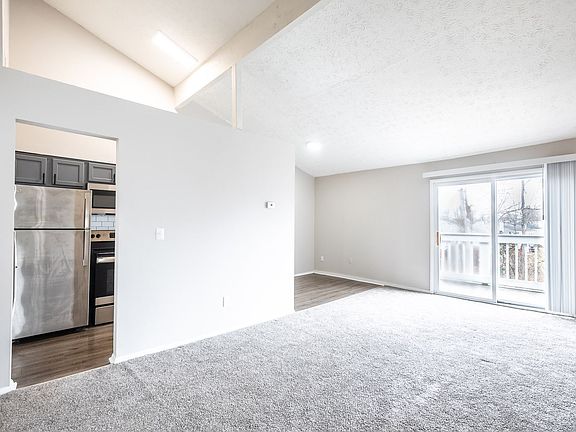 5th image of 605 Hanna Ave #11