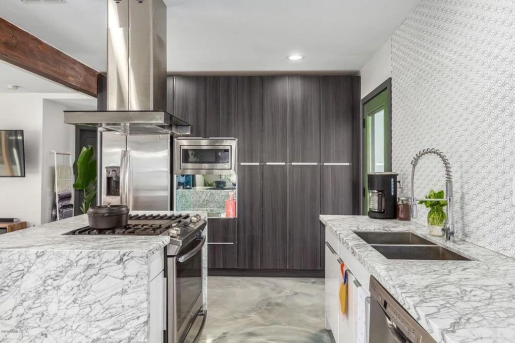 1516 E Whitton Ave — Photo 4
