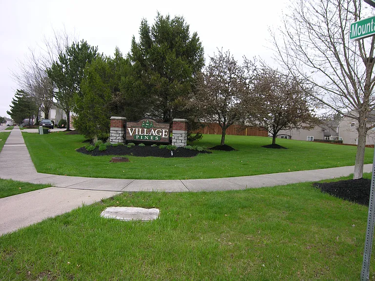 2373 Grand Fir Dr — Photo 1
