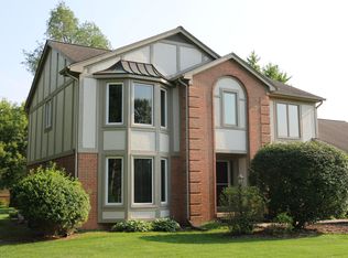 13261 Sumac Rd, South Lyon, MI 48178