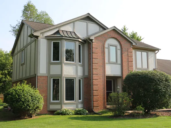 13261 Sumac Rd, South Lyon, MI 48178