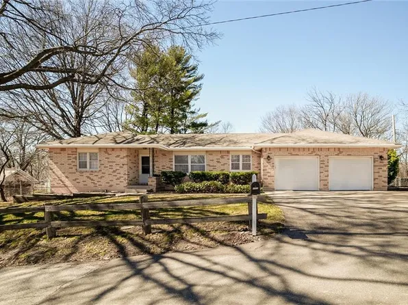 4906 N Topping Ave, Kansas City, MO 64119