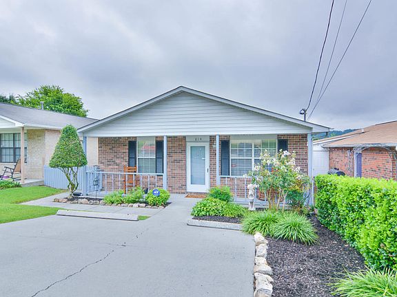 2nd image of 814 Valerie Ln