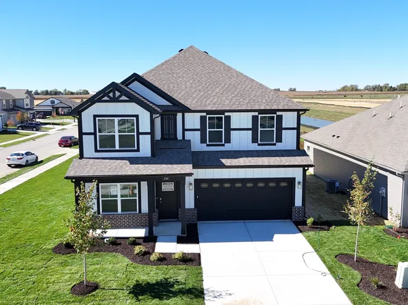 208 Greyhound Ave, Danville, IN 46122