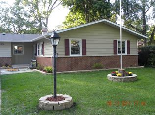 1402 S Birch Dr, Mount Prospect, IL 60056