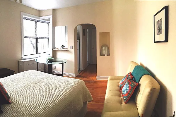 Rented by La Seven Inc. | media 7