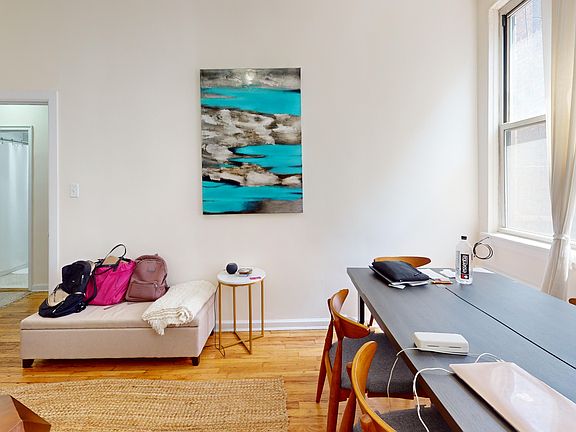 3rd image of 107 W 68th St APT 5A