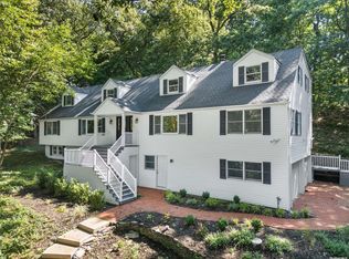 8 Woodmere Dr, Northport, NY 11768
