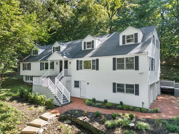 8 Woodmere Drive, Fort Salonga, NY 11768