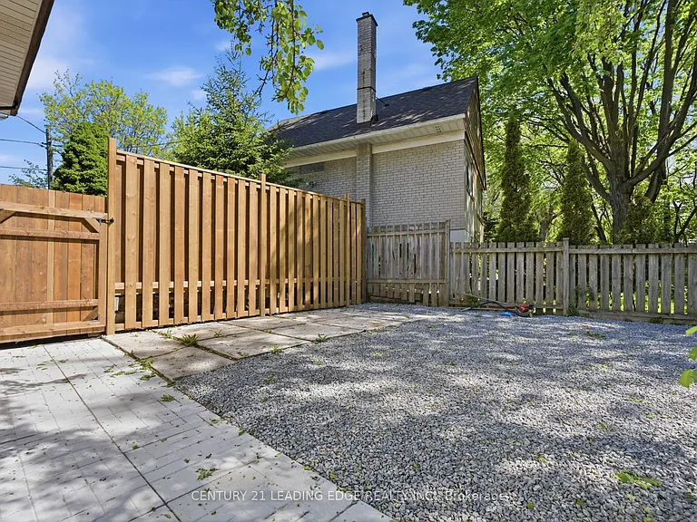 141 Roebuck Dr #LOWER LEVEL — Photo 12