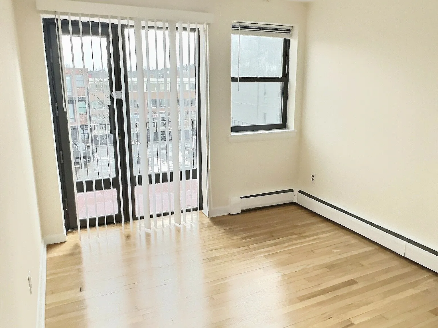 1039 Commonwealth Ave — Photo 4