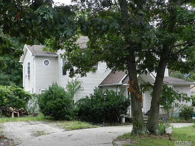 2nd image of 104 Highview Dr