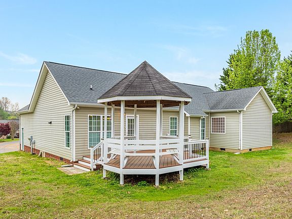 3rd image of 5791 Sundown Ct