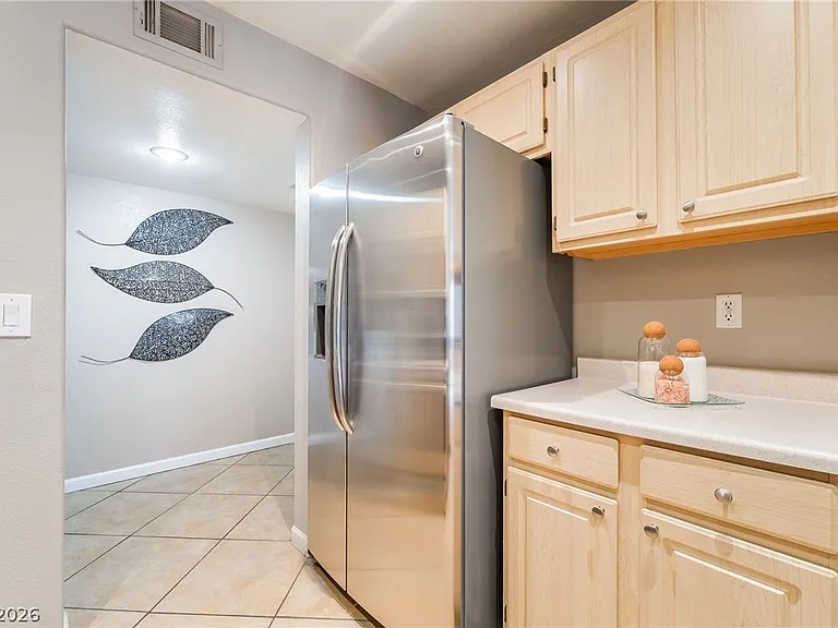 1626 Hennepin Dr — Photo 18