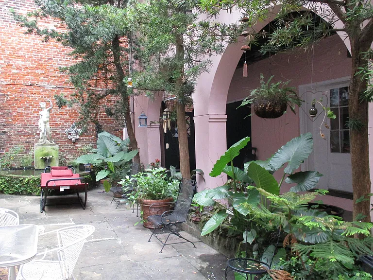 536 Madison St — Photo 1