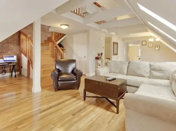 17 Marshall St #3, Somerville, MA 02145