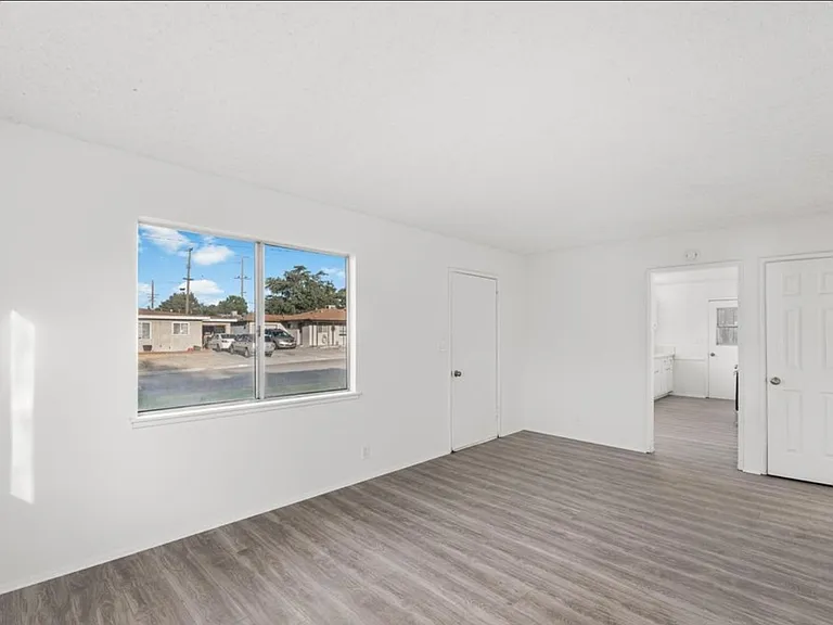 44411 Kingtree Ave — Photo 3