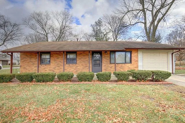 1222 Crescent Dr photo 1