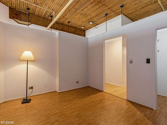 5th image of 1801 S Michigan Ave Unit 305