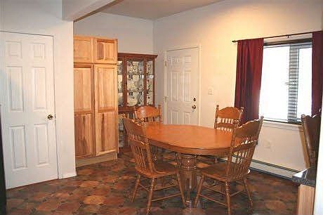 Cozy Dining Area