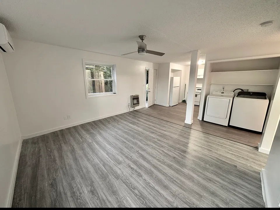 4 Oak St #4C
