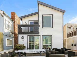 210 33rd St, Newport Beach, CA 92663