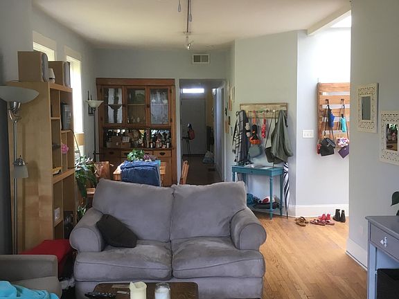 4th image of 1913 W Schiller St APT 3