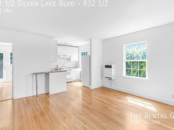 2nd image of 832 1/2 Silver Lake Blvd #832-1/2