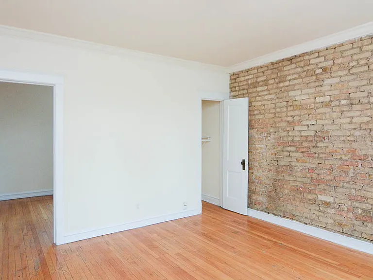 3042 W Wellington Ave #3 — Photo 8
