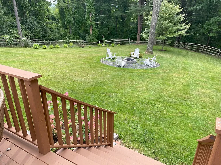 65 Leroi Dr — Photo 40