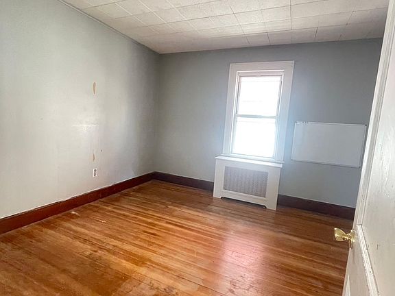 5th image of 453 College Ave #1