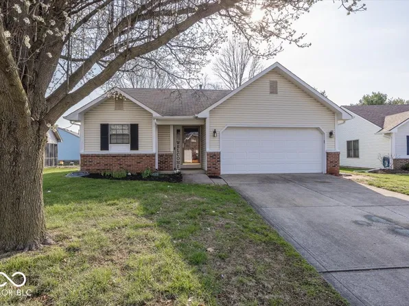 14741 Village Park East Dr, Carmel, IN 46033