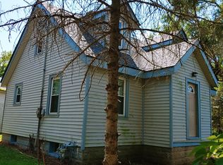 17103 Burlington Rd, Union Grove, WI 53182