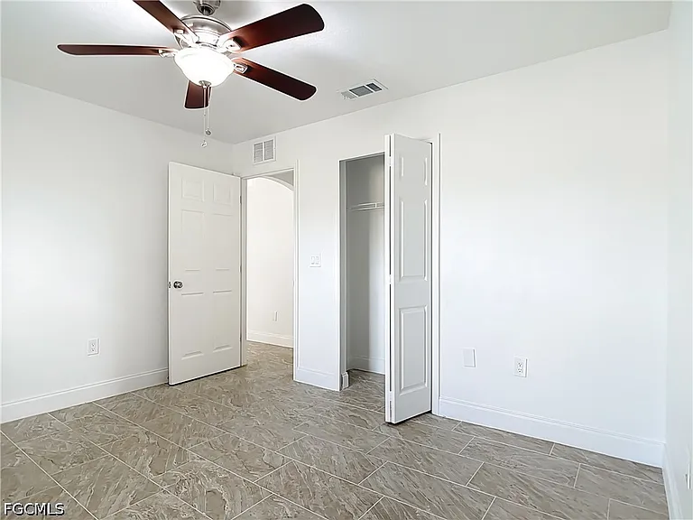 18522 Robinson Ave — Photo 16
