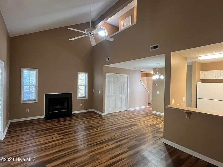 5146 Lamppost Cir — Photo 4