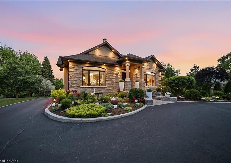 1st image of 2371 Snyders Rd E