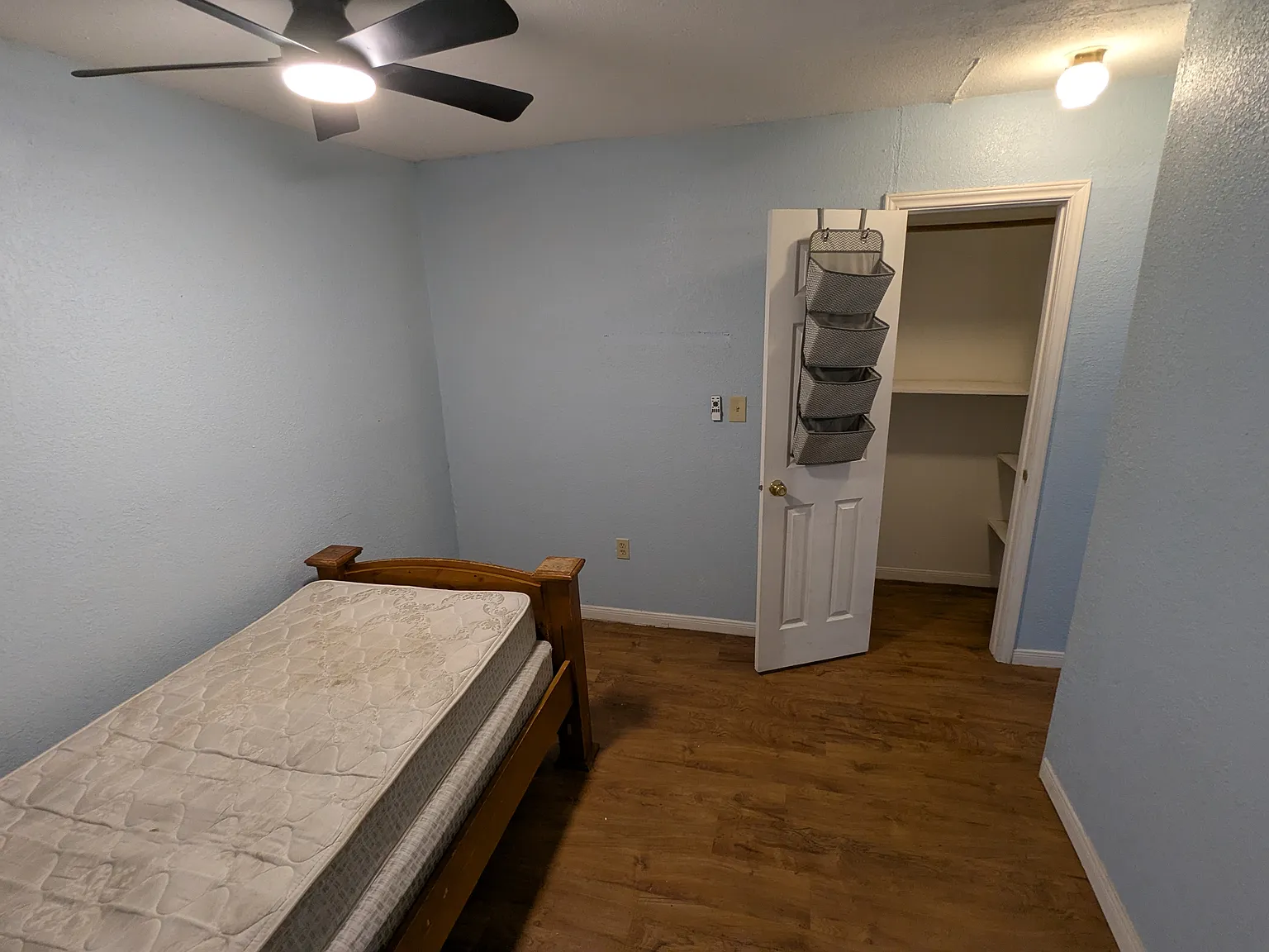 1 bed, 400 sqft, $900 — Photo 3