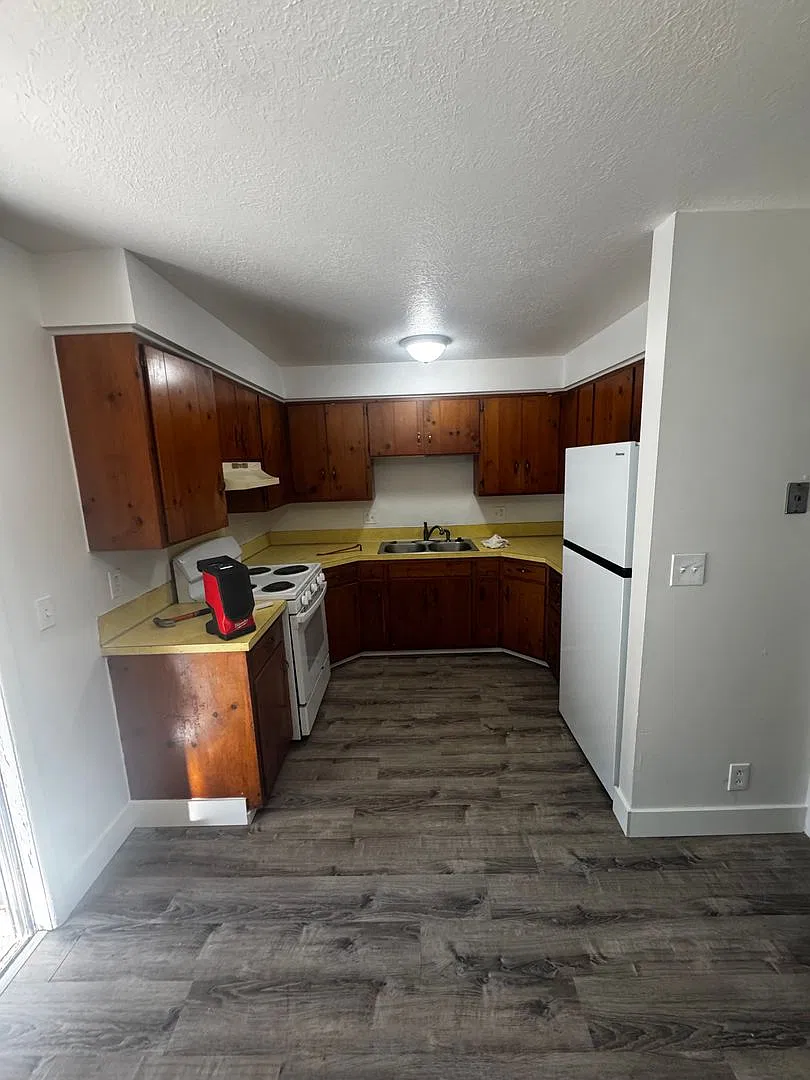 1080 Garfield St — Photo 4