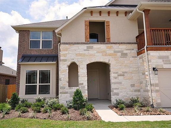 2nd image of 303 W Bend Dr