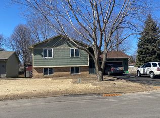 4433 Chowen Ave N, Robbinsdale, MN 55422