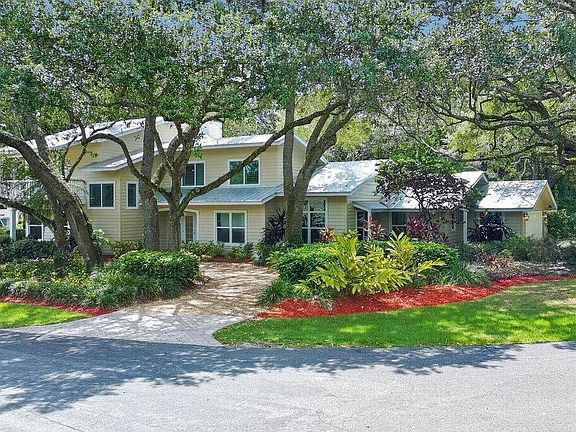 3rd image of 15 HERITAGE Way