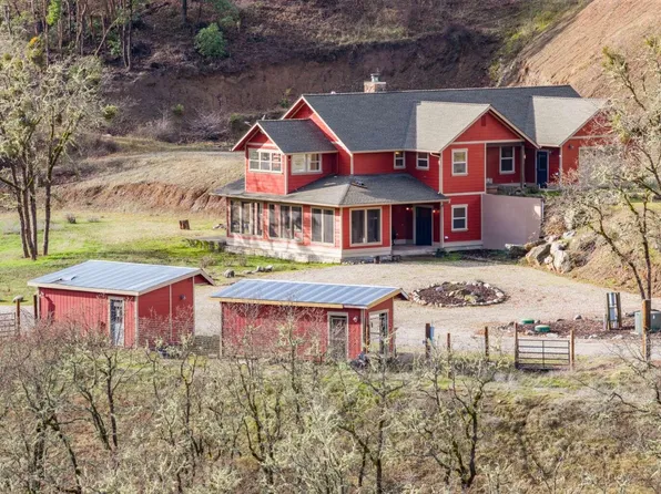 4760 Galls Creek Rd, Gold Hill, OR 97525