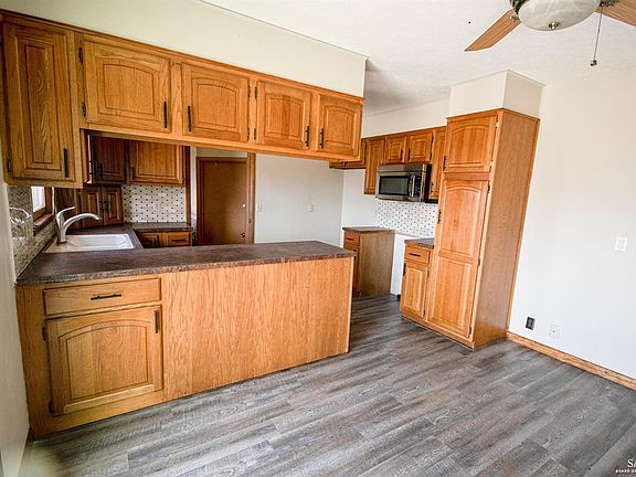 5th image of 2150 Edward St