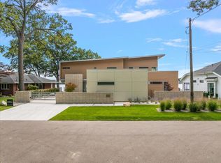 602 Lawn Ave, Holland, MI 49424