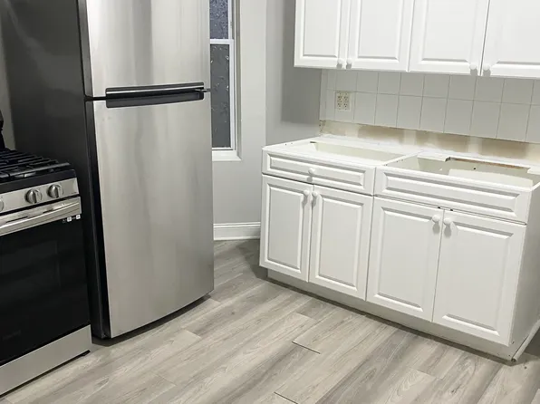 5304 Palisade Avenue image 1 of 7