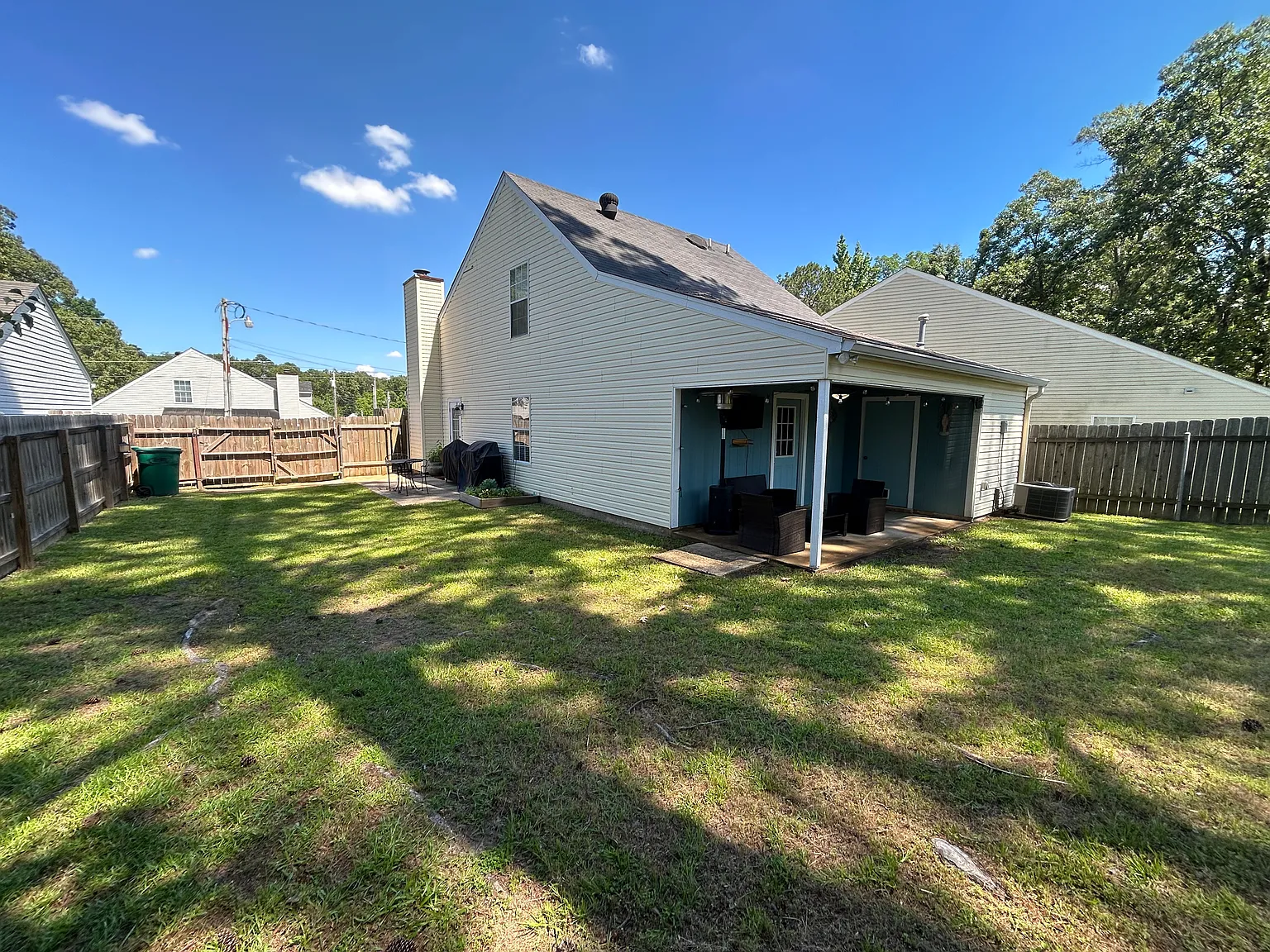 3 bed, 1600 sqft, $2,000 — Photo 4