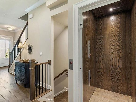 3rd image of 205 Phillips Ln